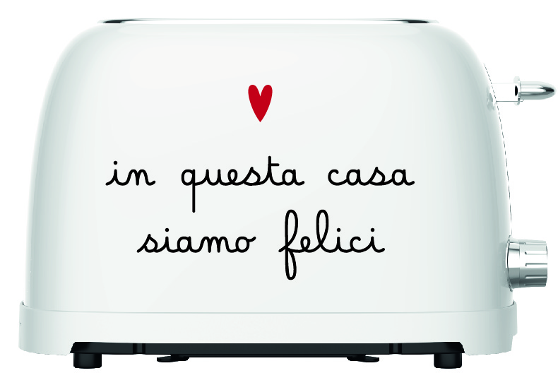 Tostapane bianco Simple Day con scritta In questa casa siamo felici e due pinze